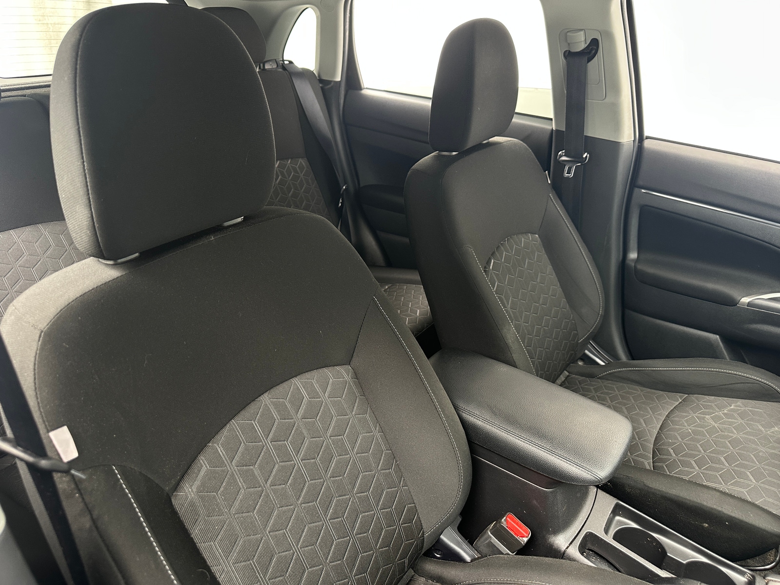 Thumbnail: 2020 Mitsubishi Outlander Sport - 2