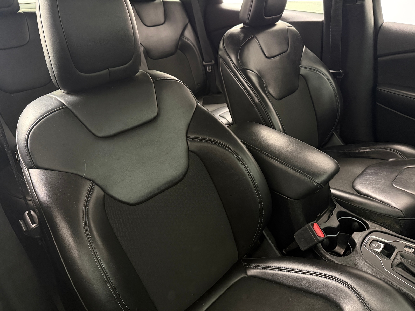 Thumbnail: 2019 Jeep Cherokee - 2