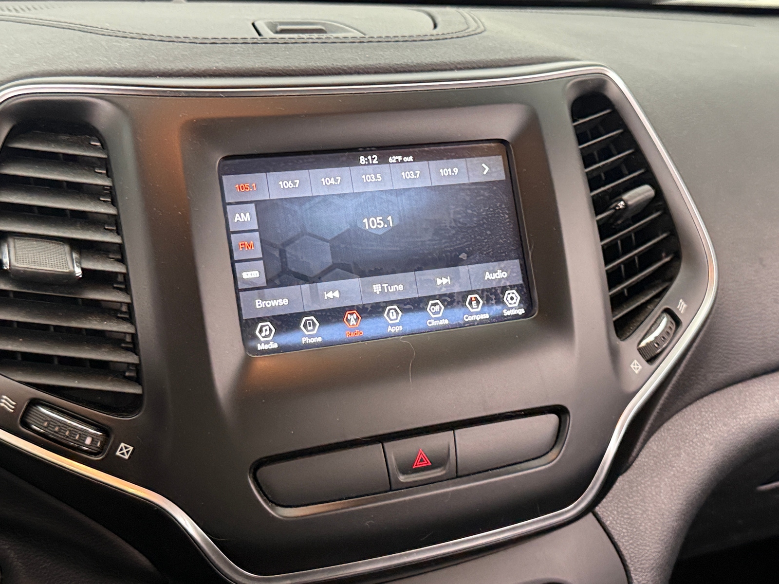 Thumbnail: 2019 Jeep Cherokee - 4