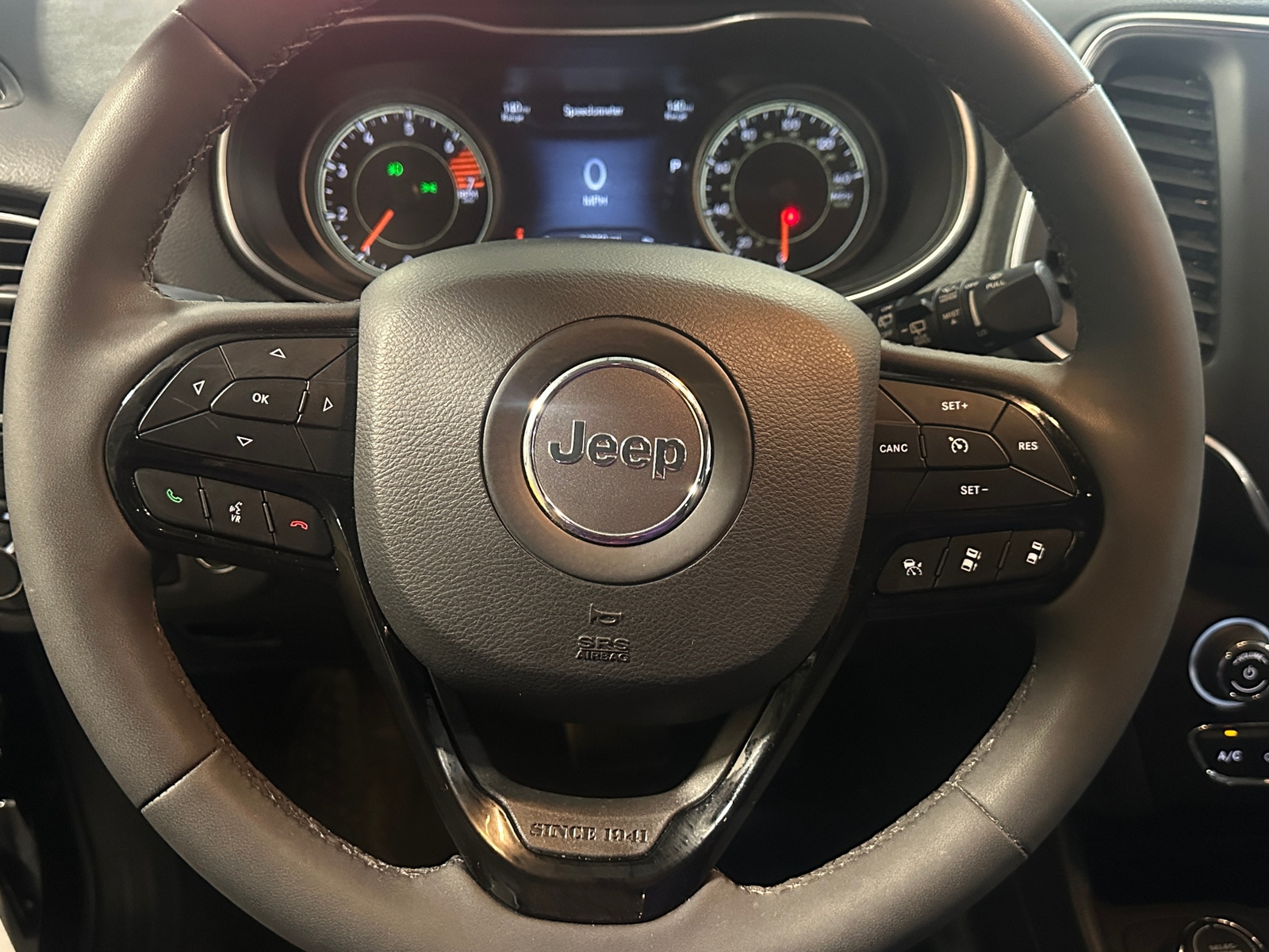 Thumbnail: 2023 Jeep Cherokee - 4