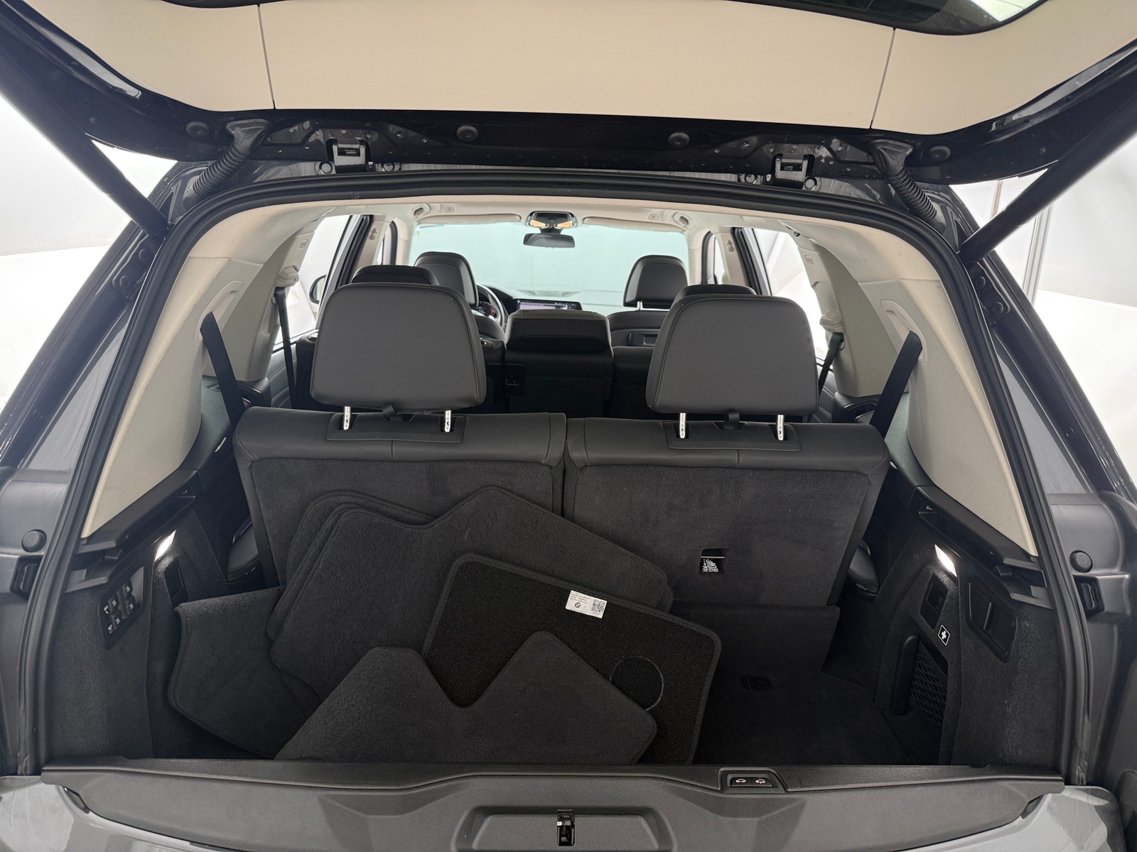 Thumbnail: 2021 BMW X7 - 6