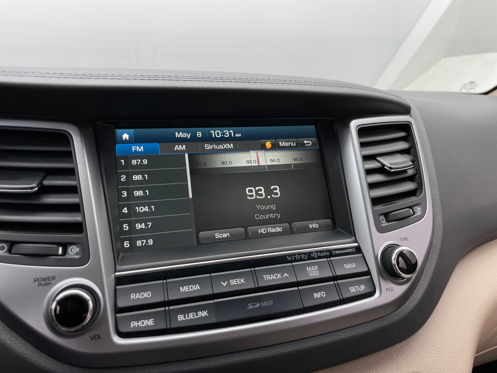 Thumbnail: 2017 Hyundai Tucson - 3