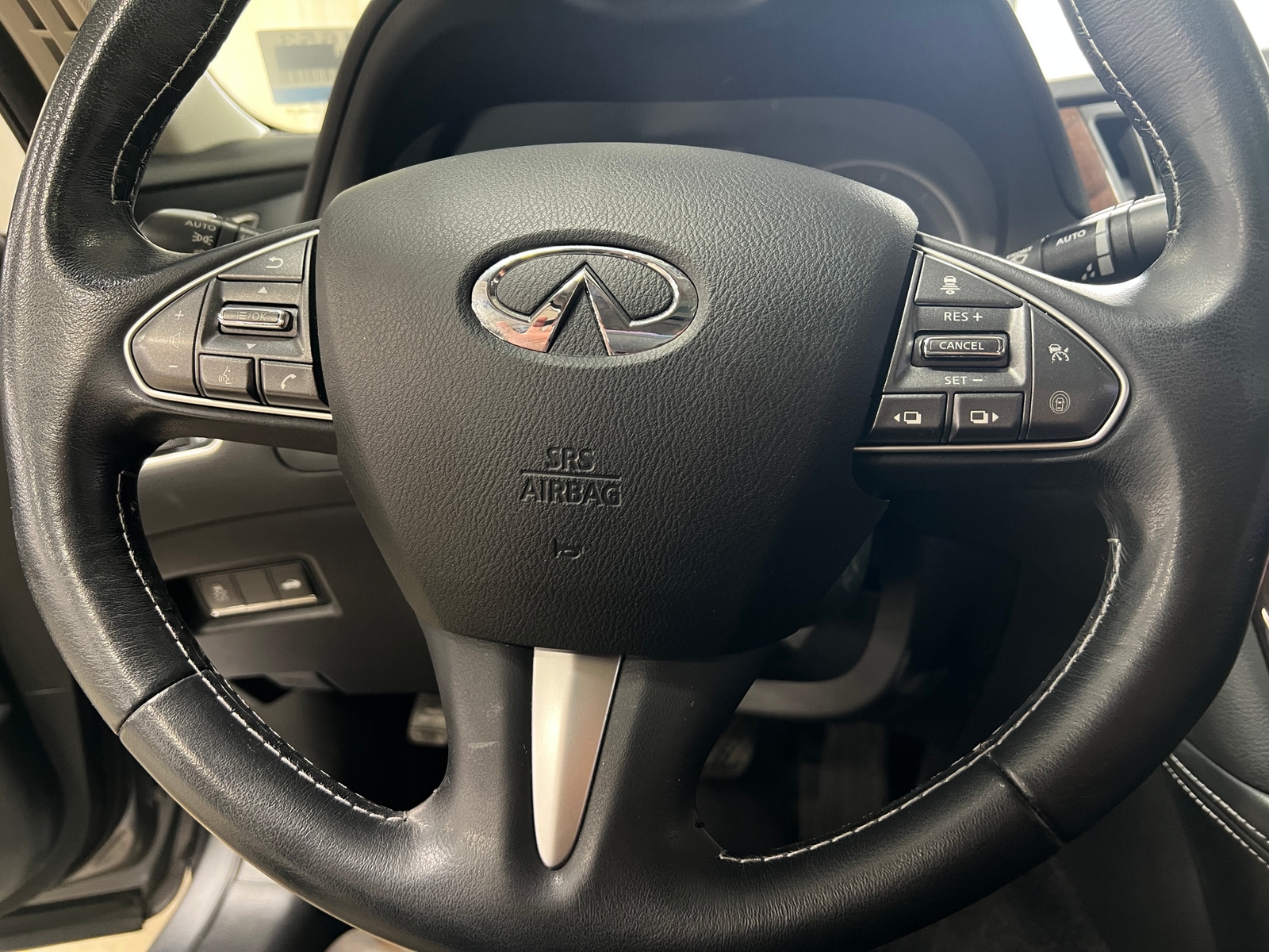 Thumbnail: 2014 INFINITI Q50 - 4