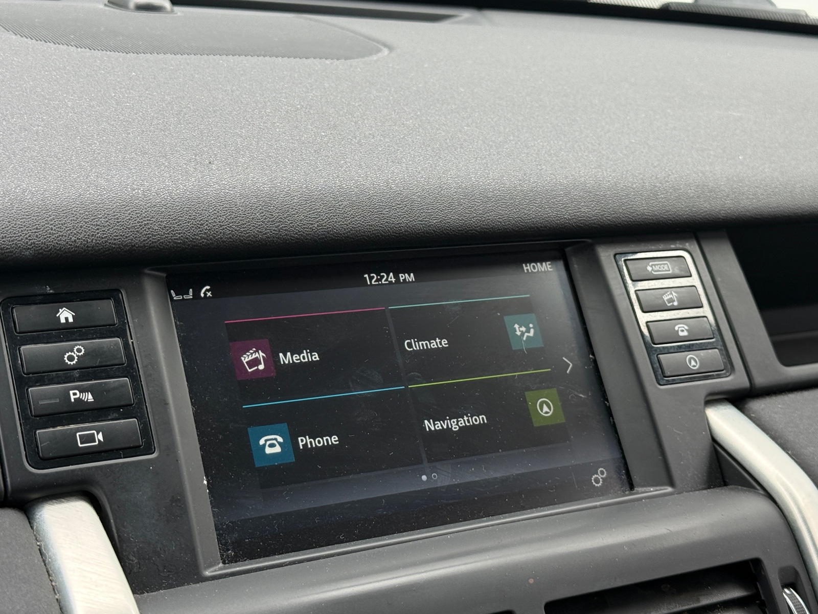 Thumbnail: 2019 Land Rover Discovery Sport - 3
