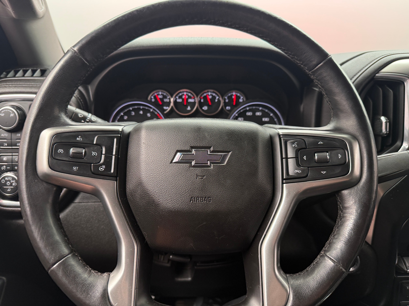 Thumbnail: 2019 Chevrolet Silverado 1500 - 5