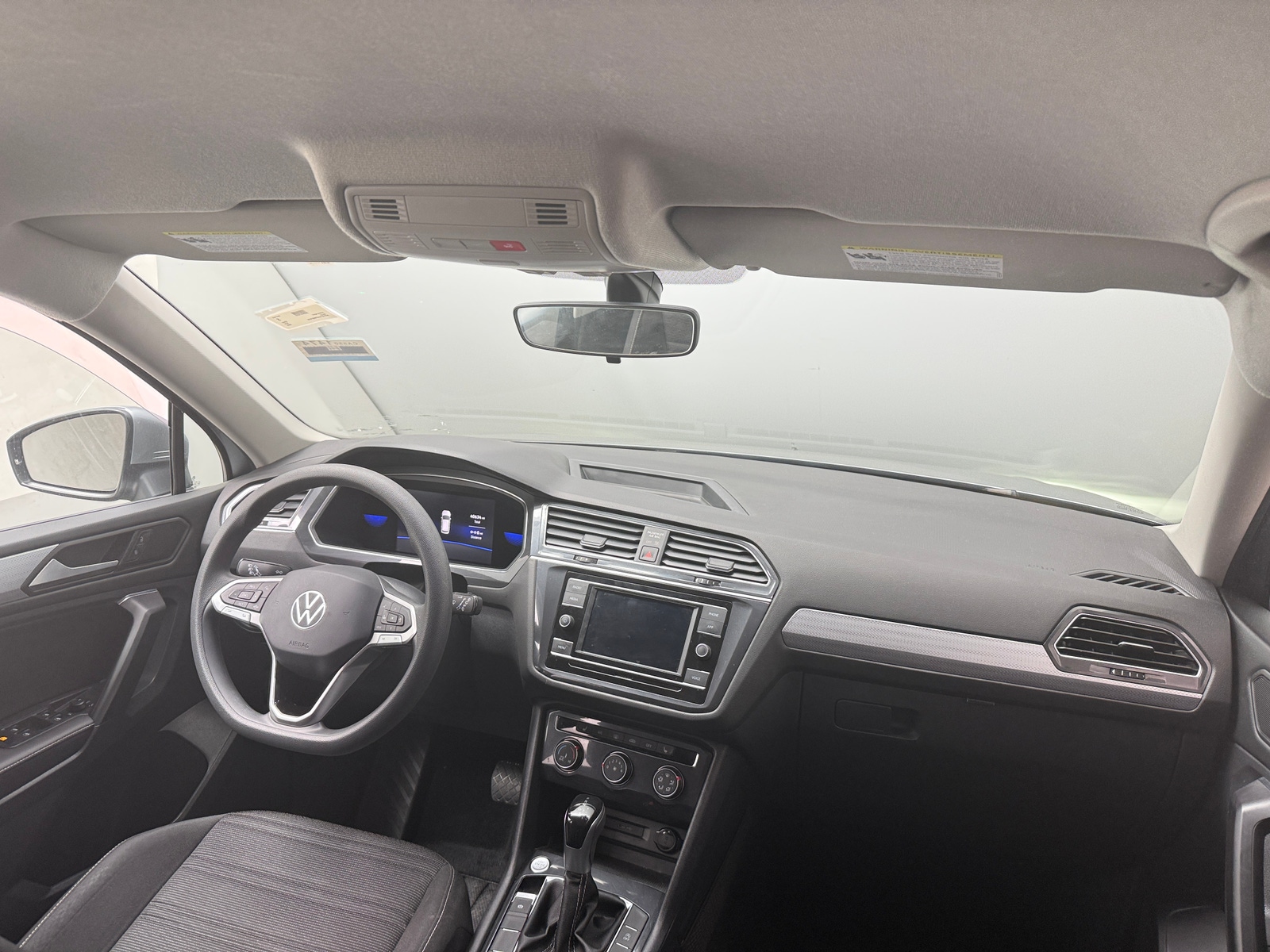 Thumbnail: 2023 Volkswagen Tiguan - 3