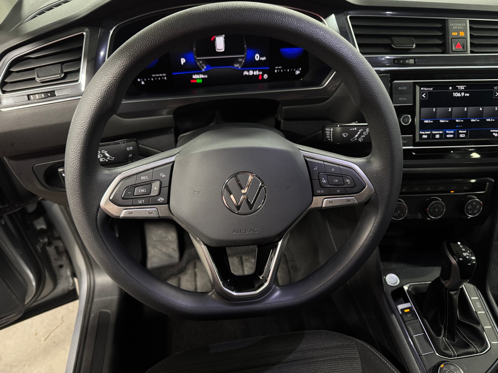 Thumbnail: 2023 Volkswagen Tiguan - 5