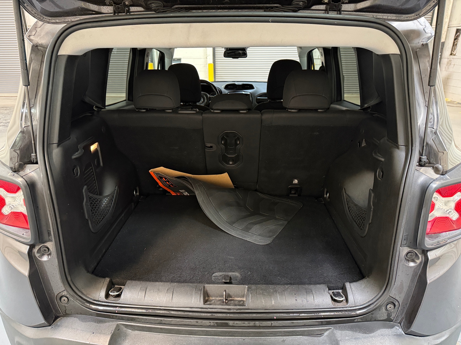 Thumbnail: 2019 Jeep Renegade - 7