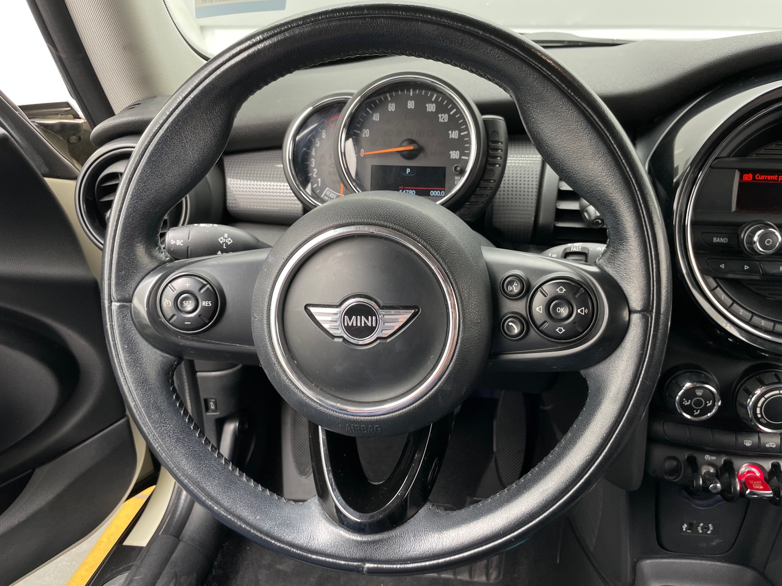 Thumbnail: 2014 MINI Cooper Hardtop - 4