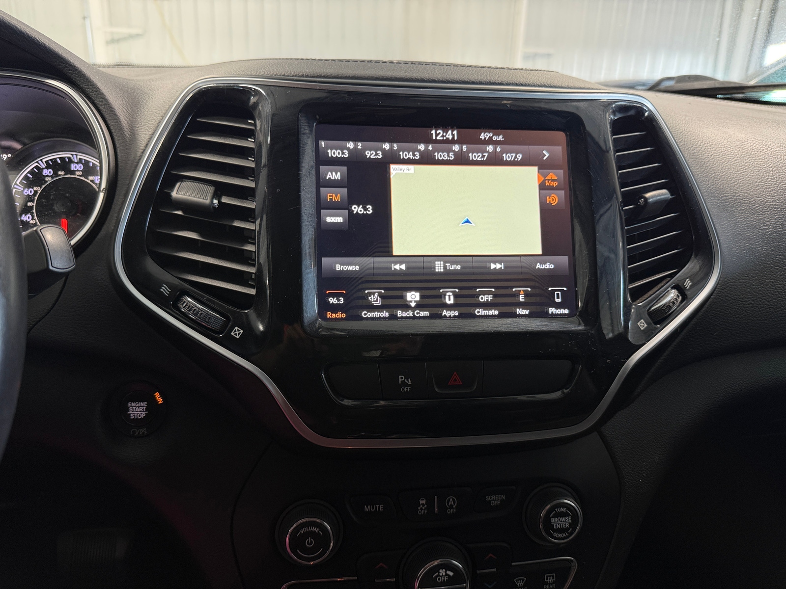 Thumbnail: 2019 Jeep Cherokee - 4