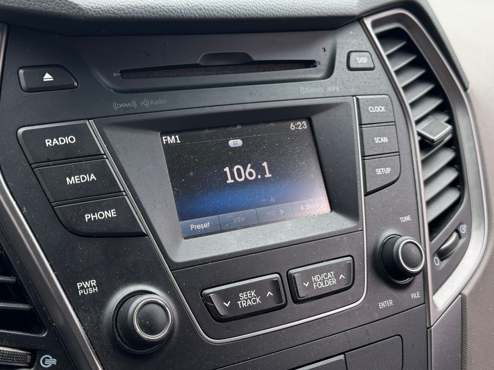 Thumbnail: 2016 Hyundai Santa Fe - 4