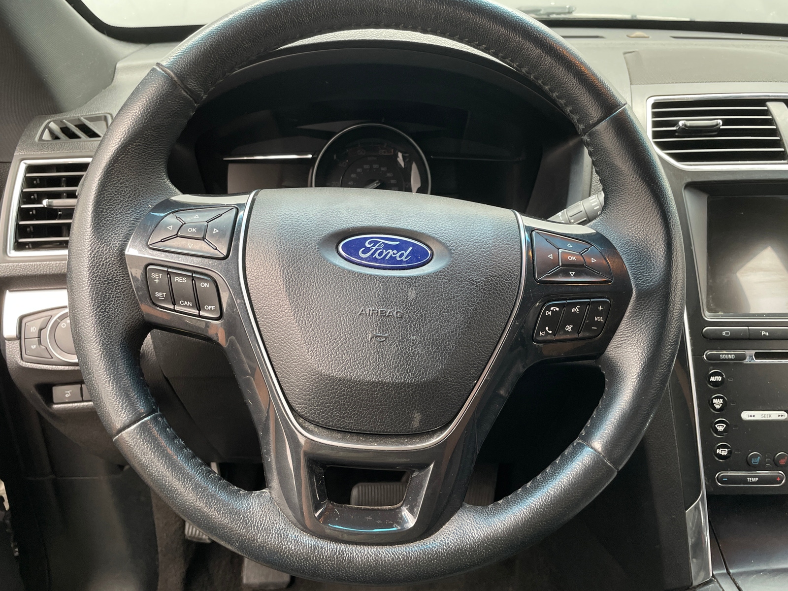 Thumbnail: 2018 Ford Explorer - 4