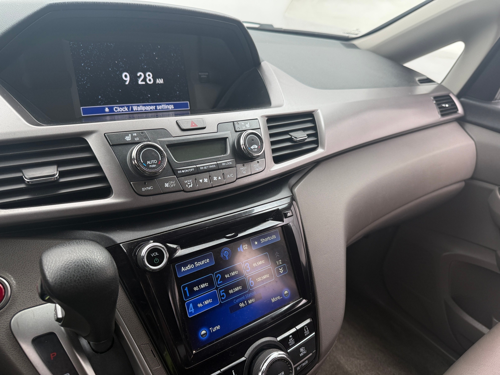 Thumbnail: 2015 Honda Odyssey - 3