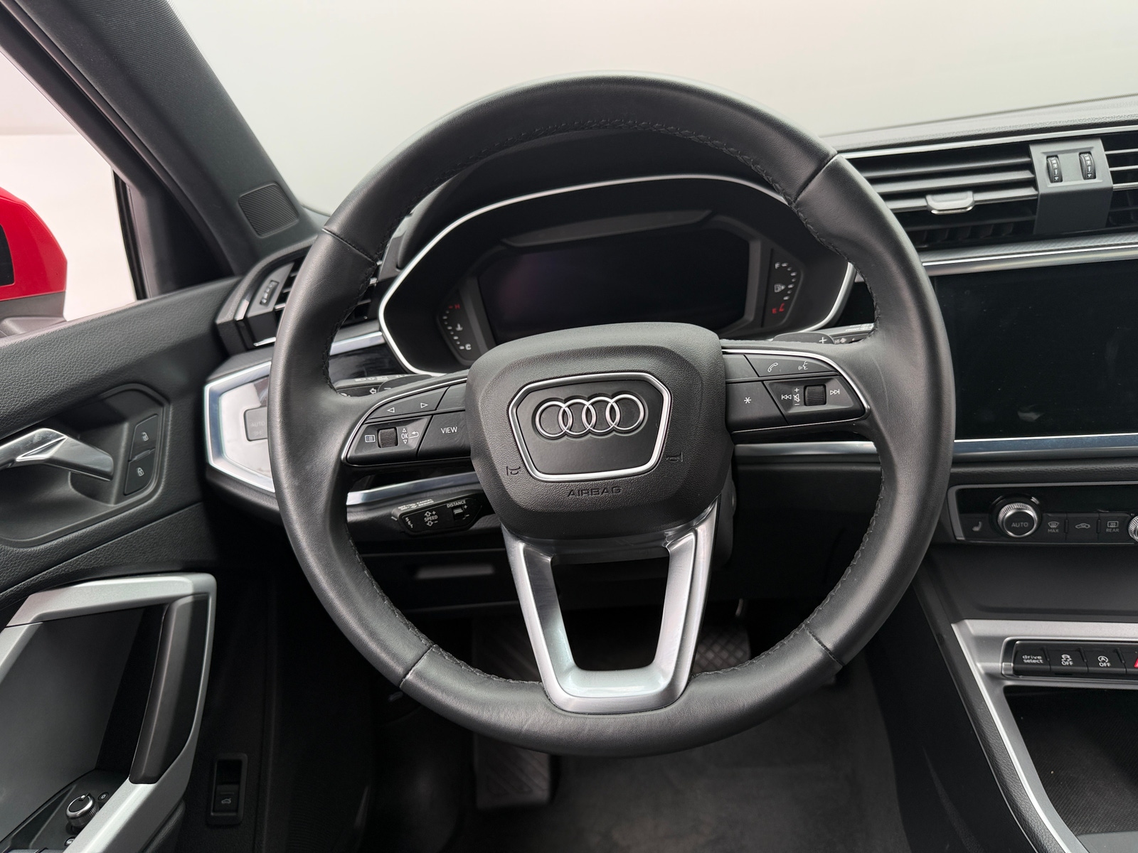 Thumbnail: 2025 Audi Q3 - 4