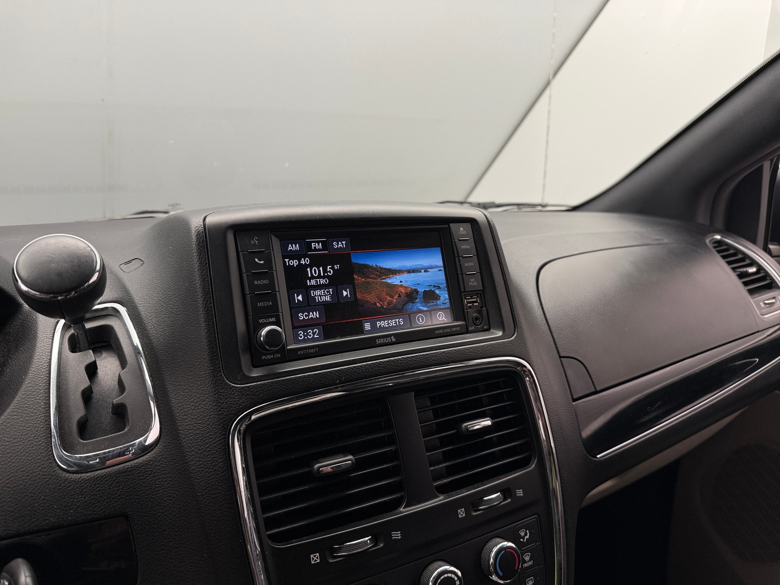 Thumbnail: 2019 Dodge Grand Caravan - 3