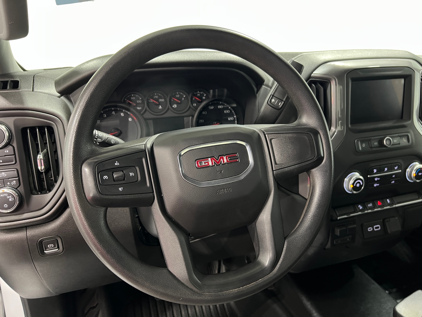 Thumbnail: 2023 GMC Sierra 2500 - 4