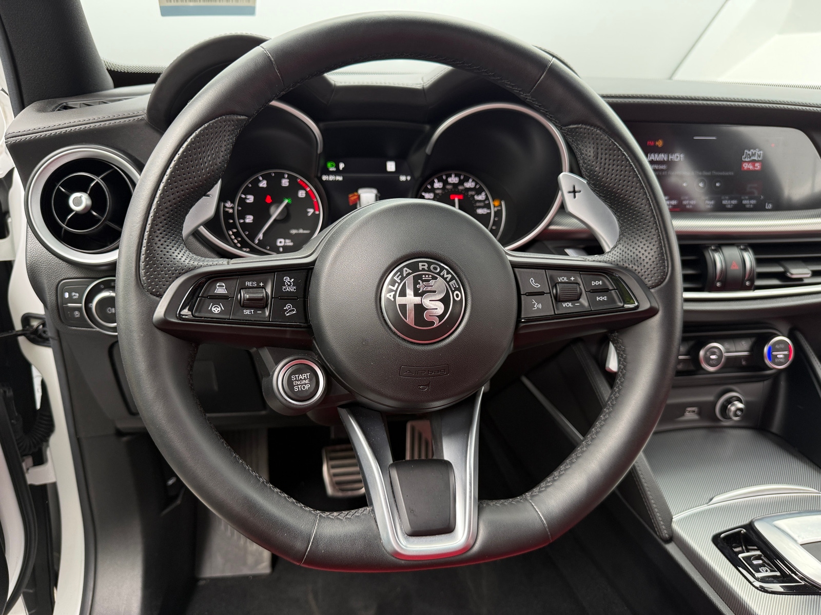 Thumbnail: 2023 Alfa Romeo Stelvio - 4