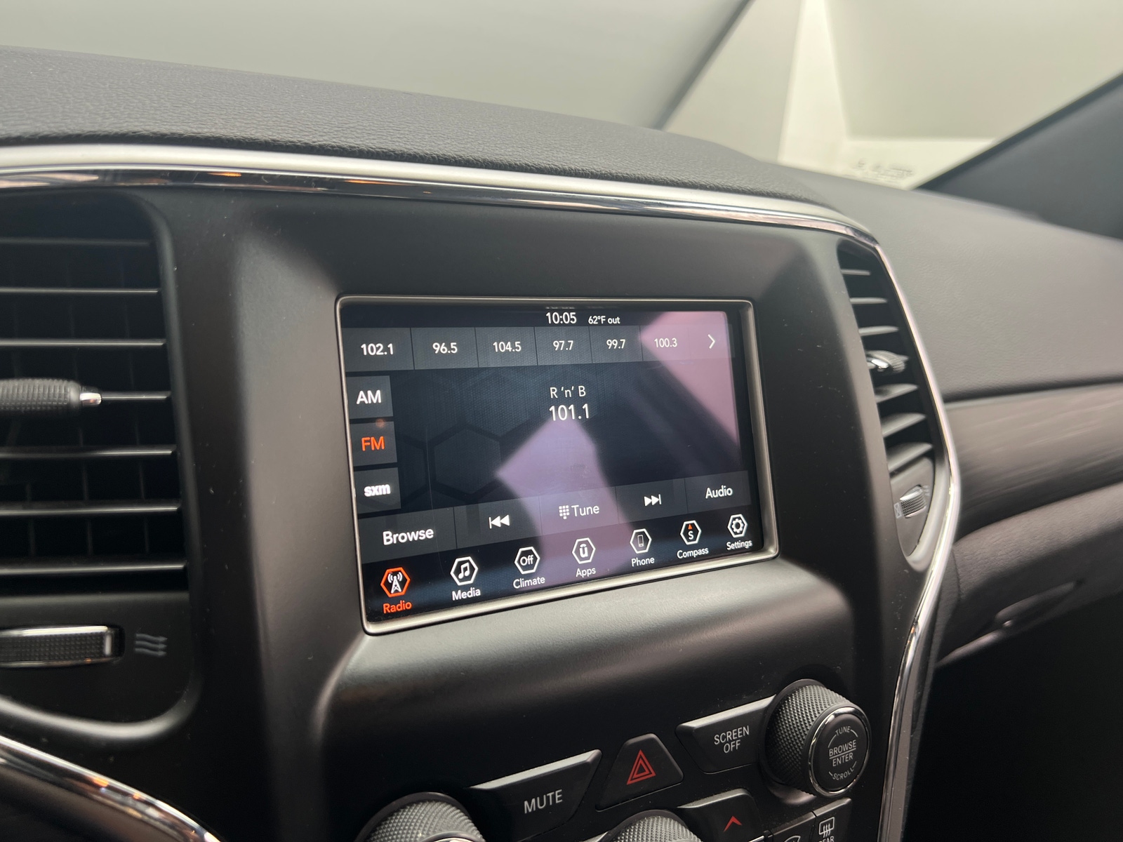 Thumbnail: 2019 Jeep Grand Cherokee - 4