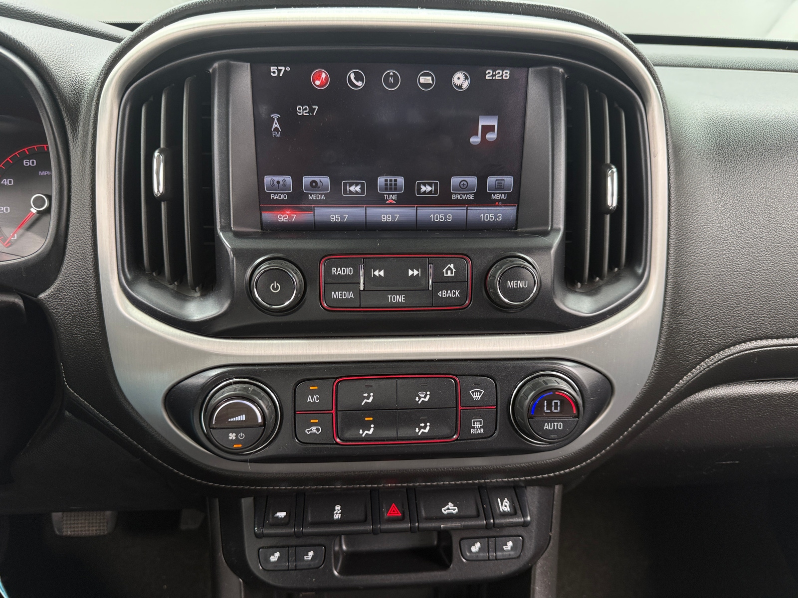 Thumbnail: 2016 GMC Canyon - 3