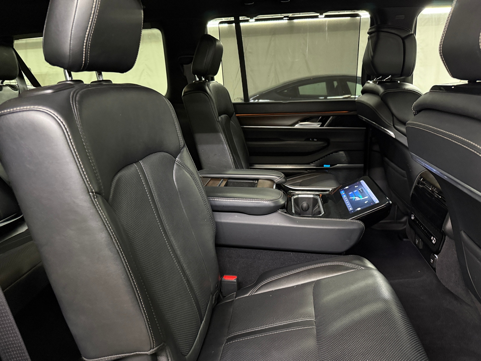Thumbnail: 2024 Jeep Grand Wagoneer L - 5