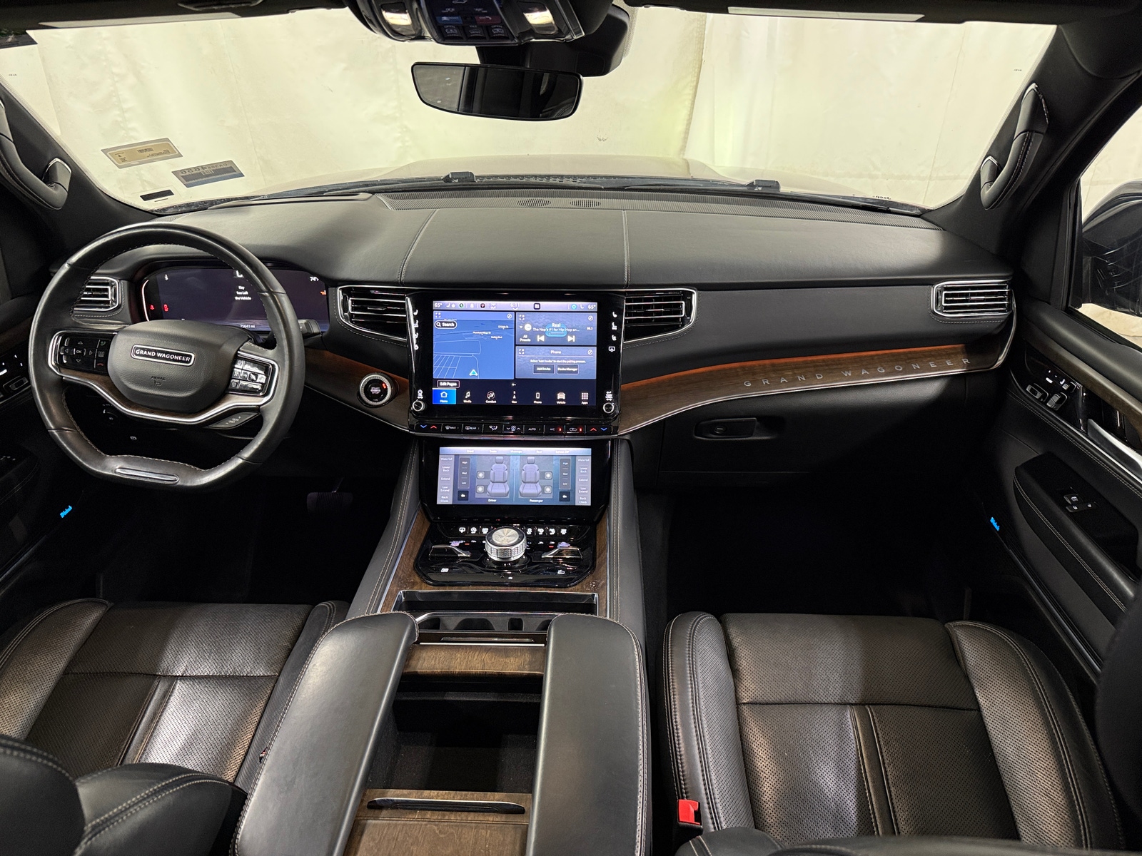 Thumbnail: 2024 Jeep Grand Wagoneer L - 2