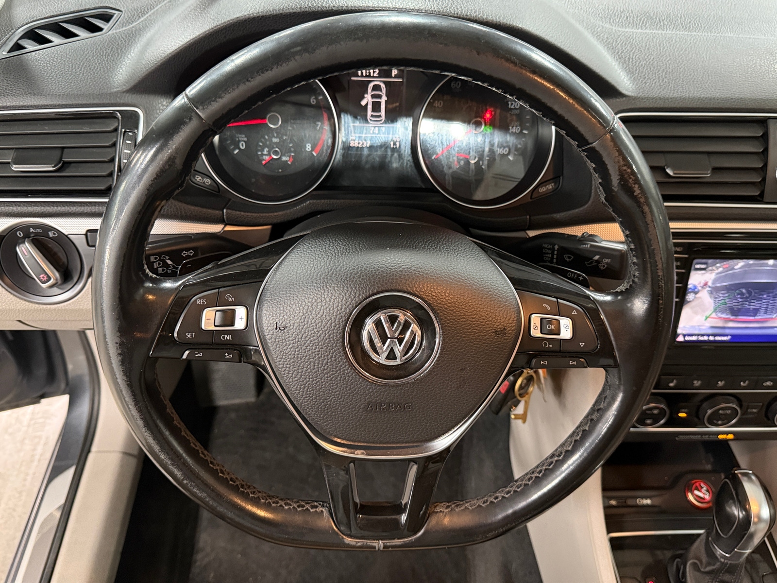 Thumbnail: 2017 Volkswagen Passat - 4