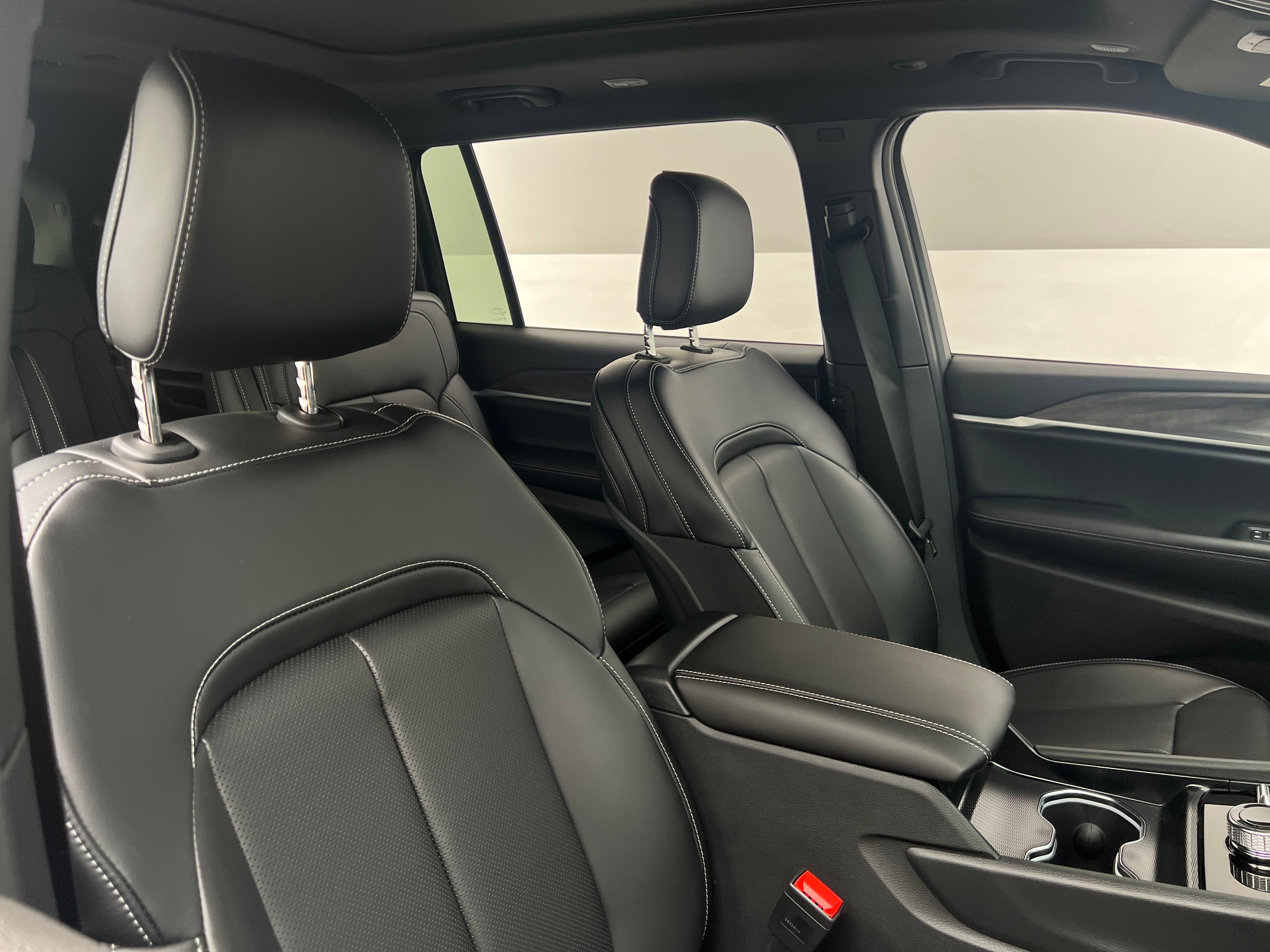2026 Jeep Grand Cherokee L Limited 4x4's photo