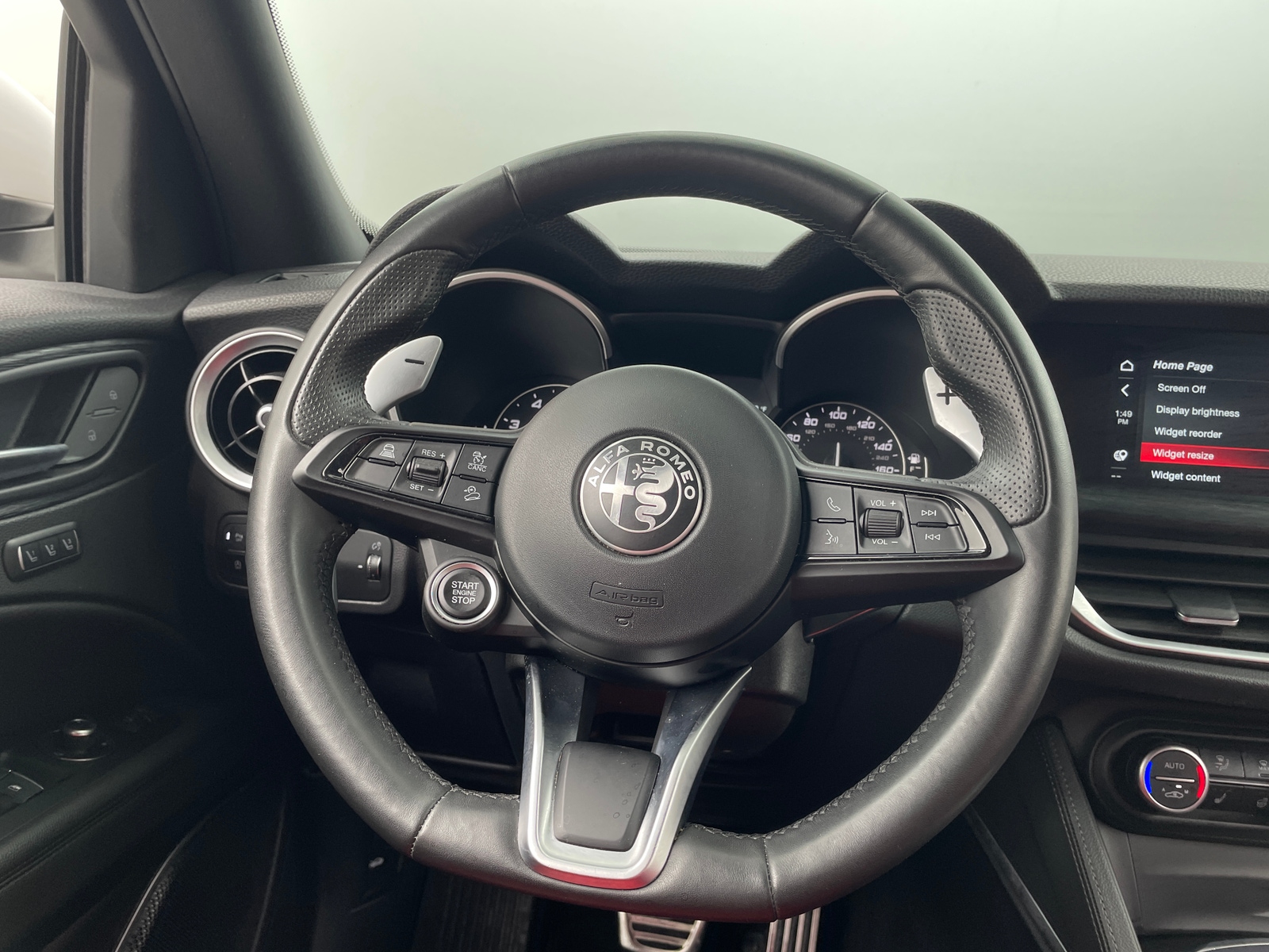 Thumbnail: 2023 Alfa Romeo Stelvio - 4
