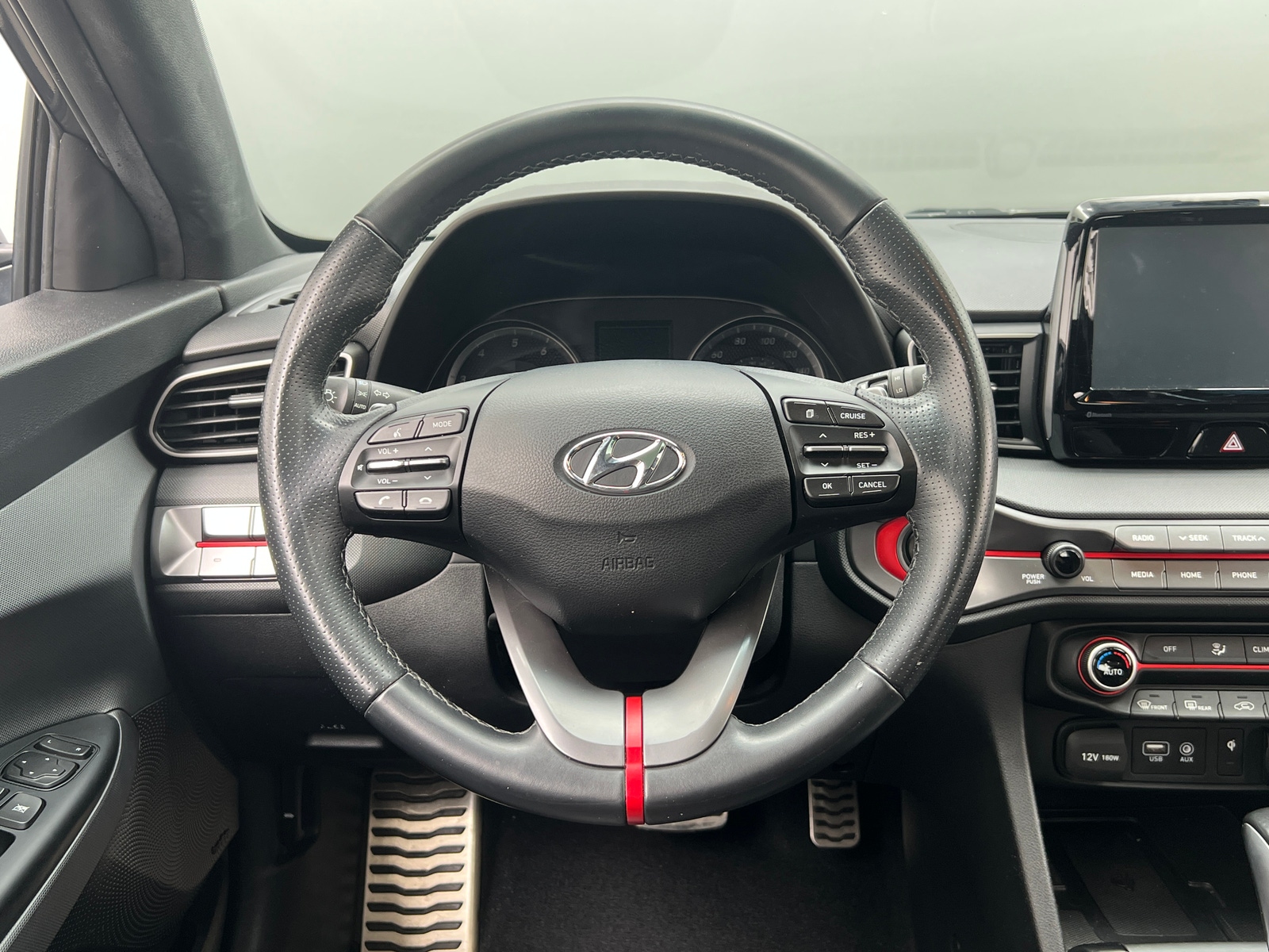 Thumbnail: 2020 Hyundai Veloster - 4