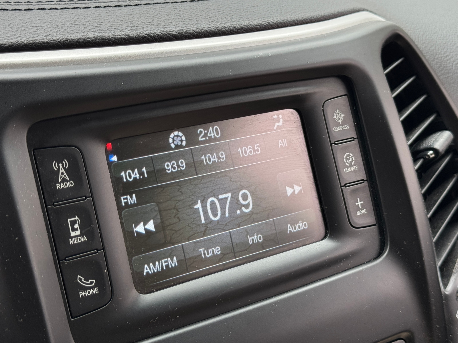 Thumbnail: 2015 Jeep Cherokee - 4
