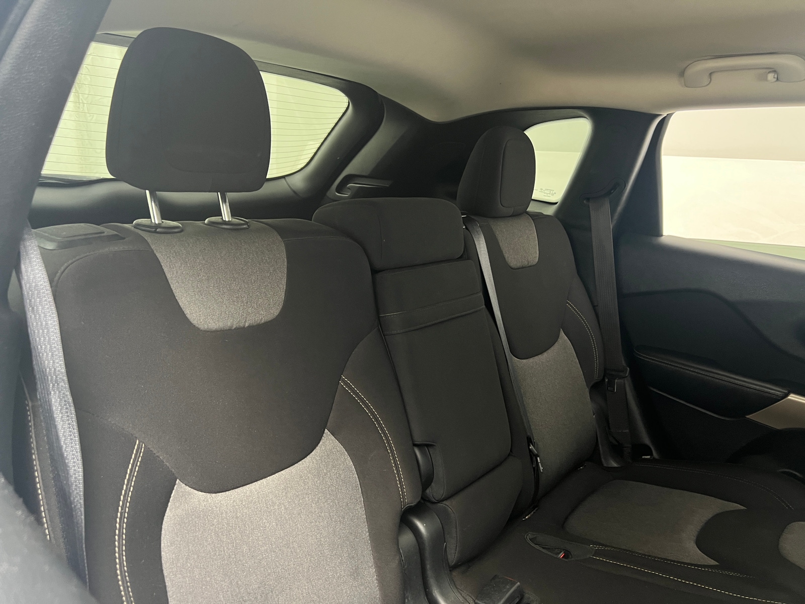Thumbnail: 2018 Jeep Cherokee - 6