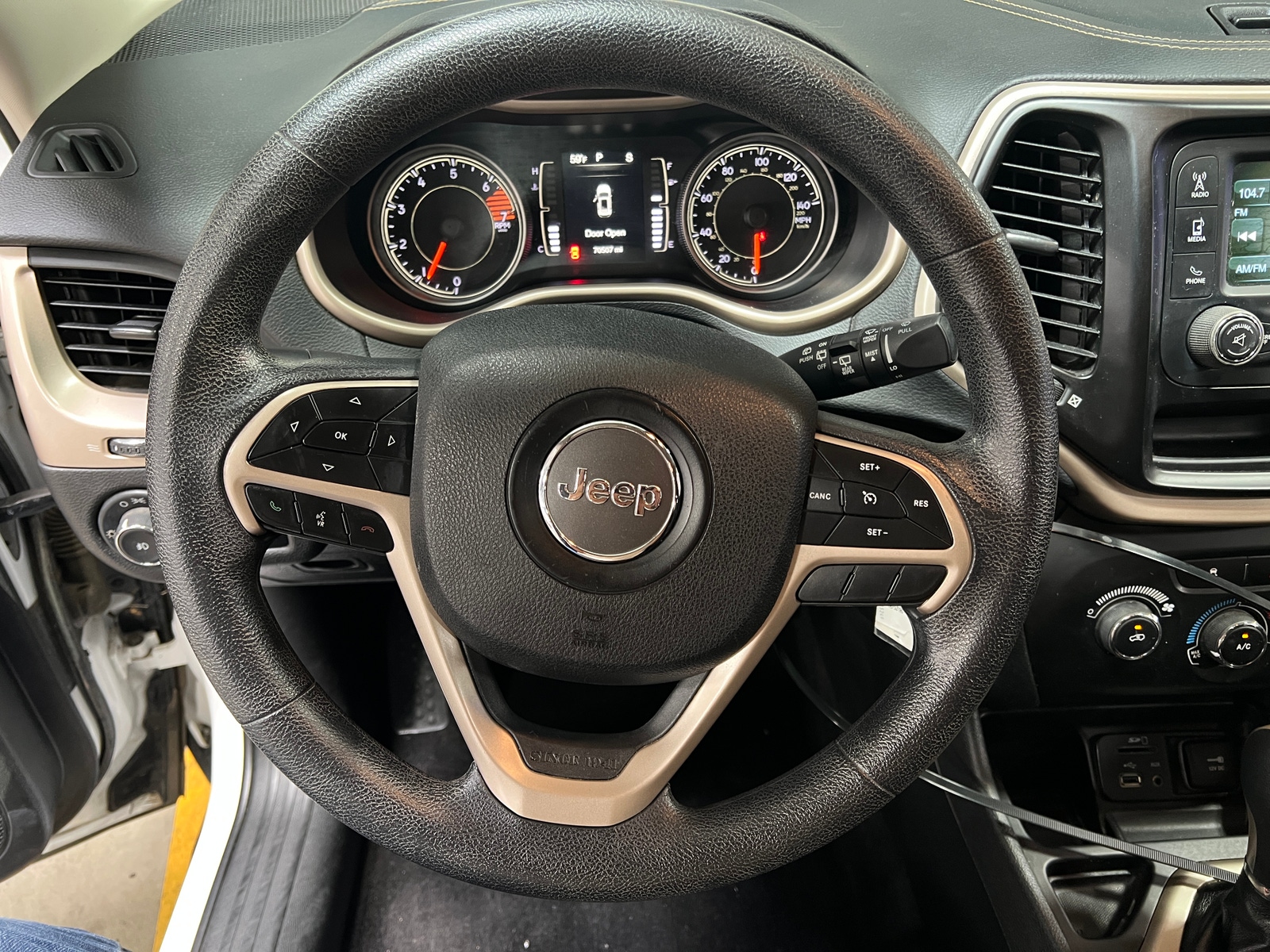 Thumbnail: 2018 Jeep Cherokee - 5
