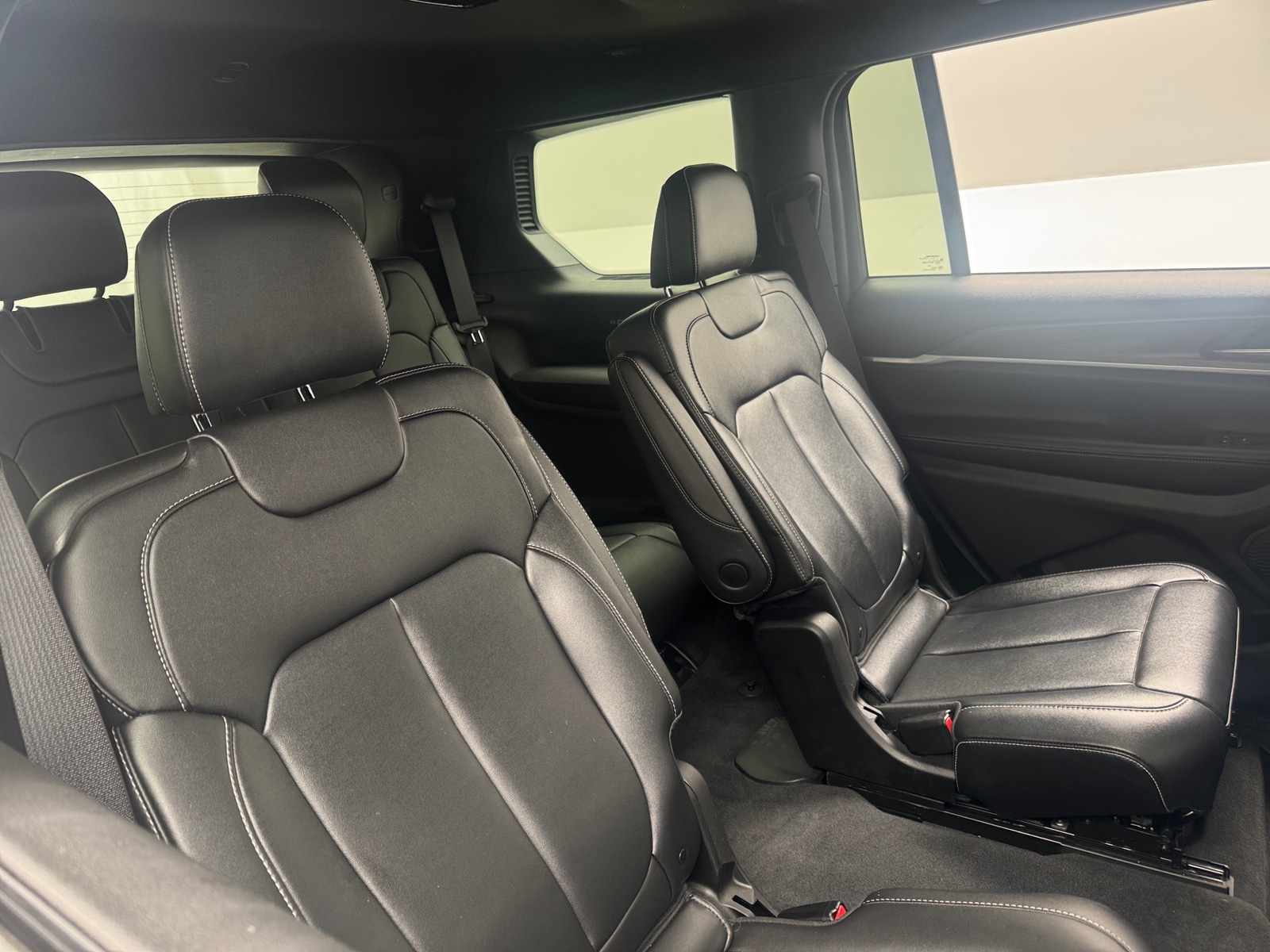 Thumbnail: 2024 Jeep Grand Cherokee L - 5