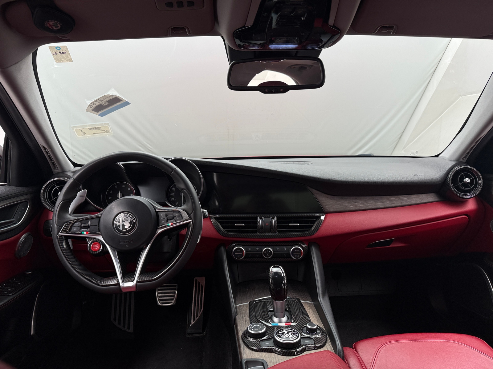 Thumbnail: 2017 Alfa Romeo Giulia - 2