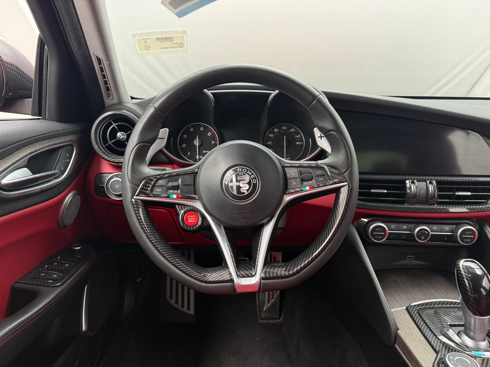 Thumbnail: 2017 Alfa Romeo Giulia - 4