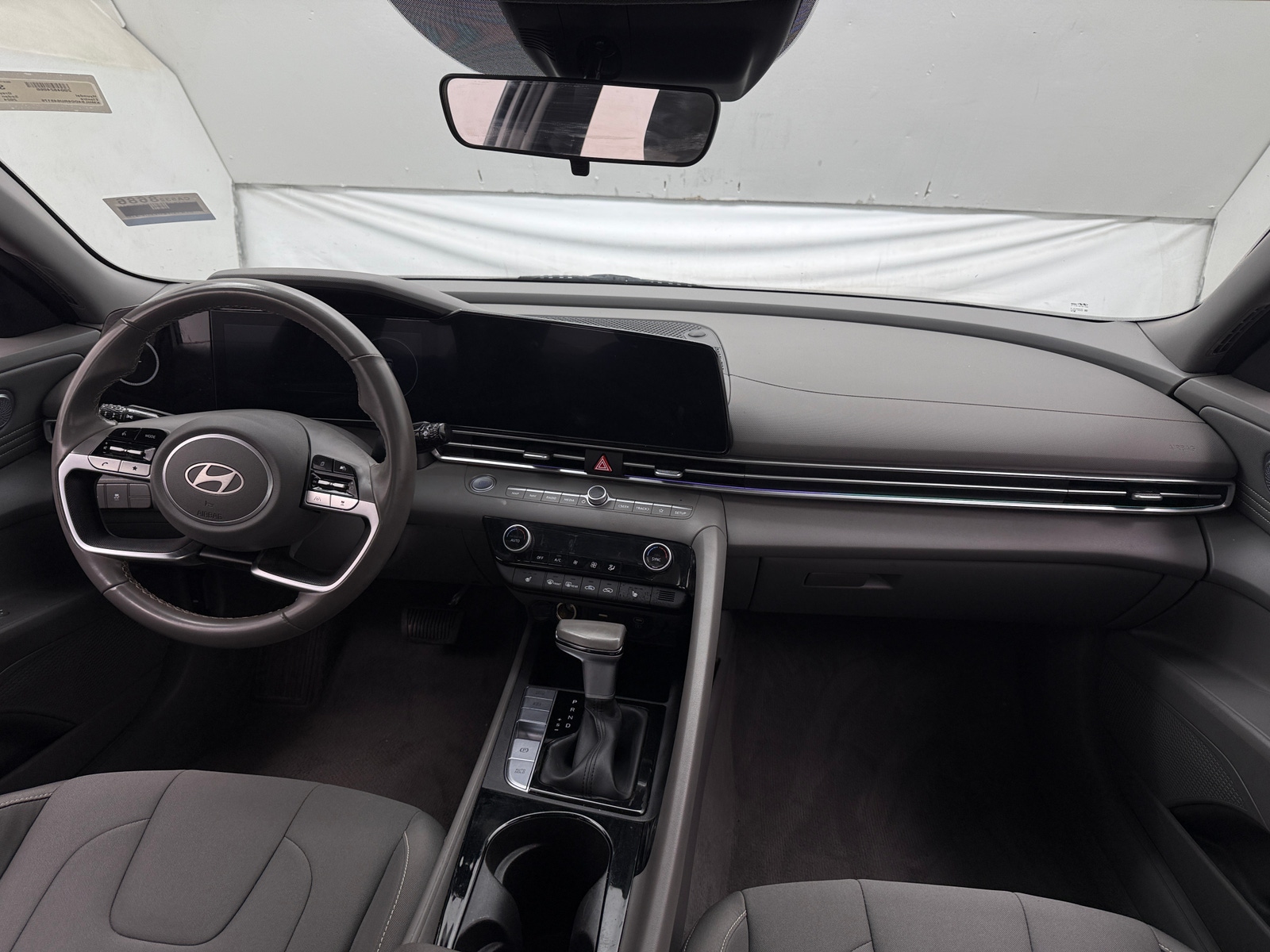 Thumbnail: 2024 Hyundai Elantra - 3