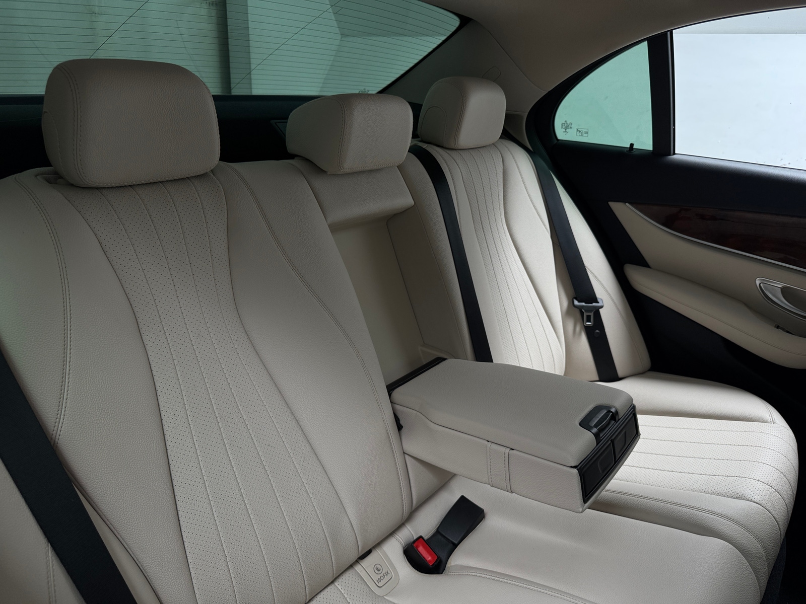 Thumbnail: 2017 Mercedes-Benz E-Class - 5