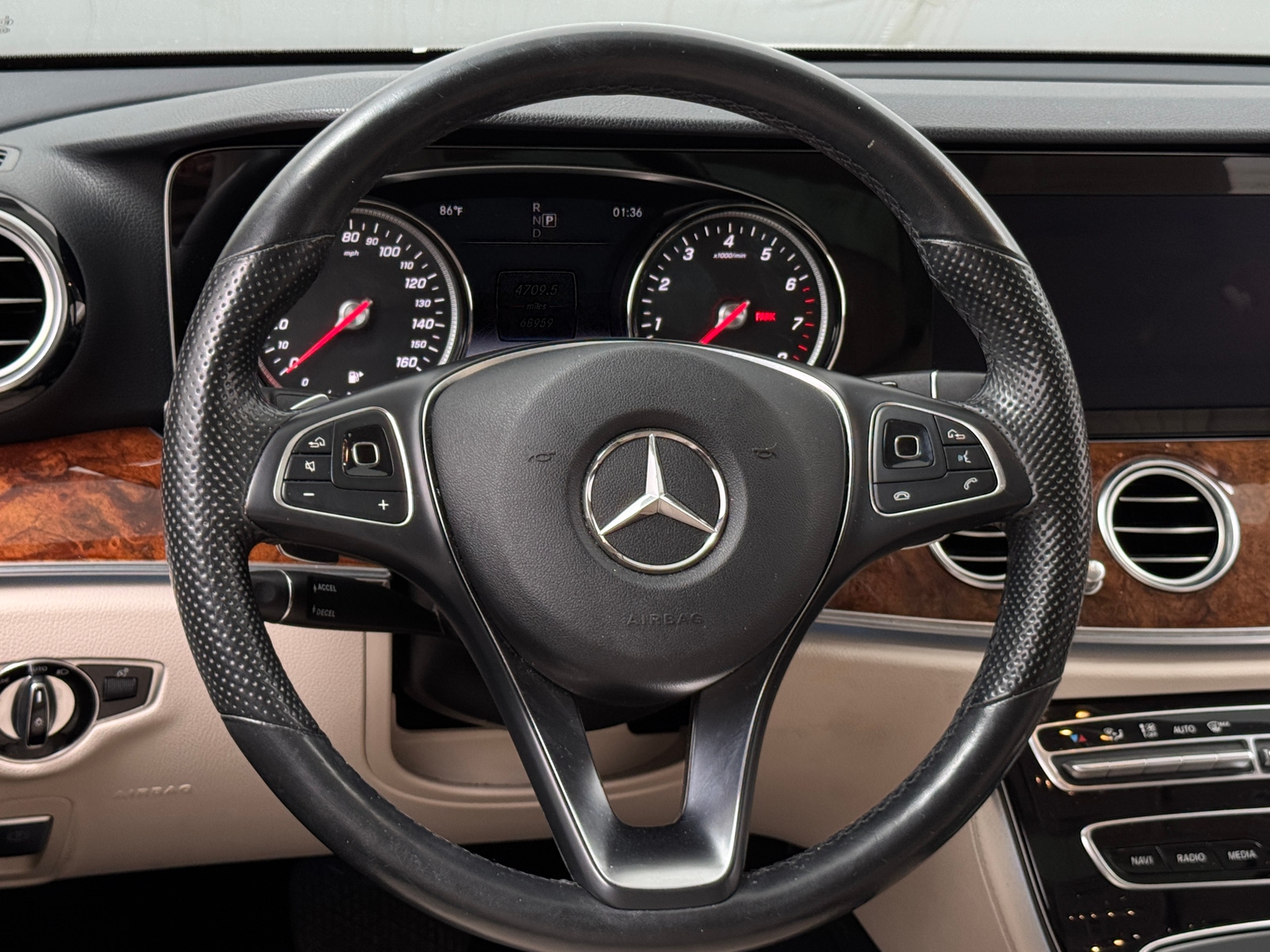 Thumbnail: 2017 Mercedes-Benz E-Class - 4