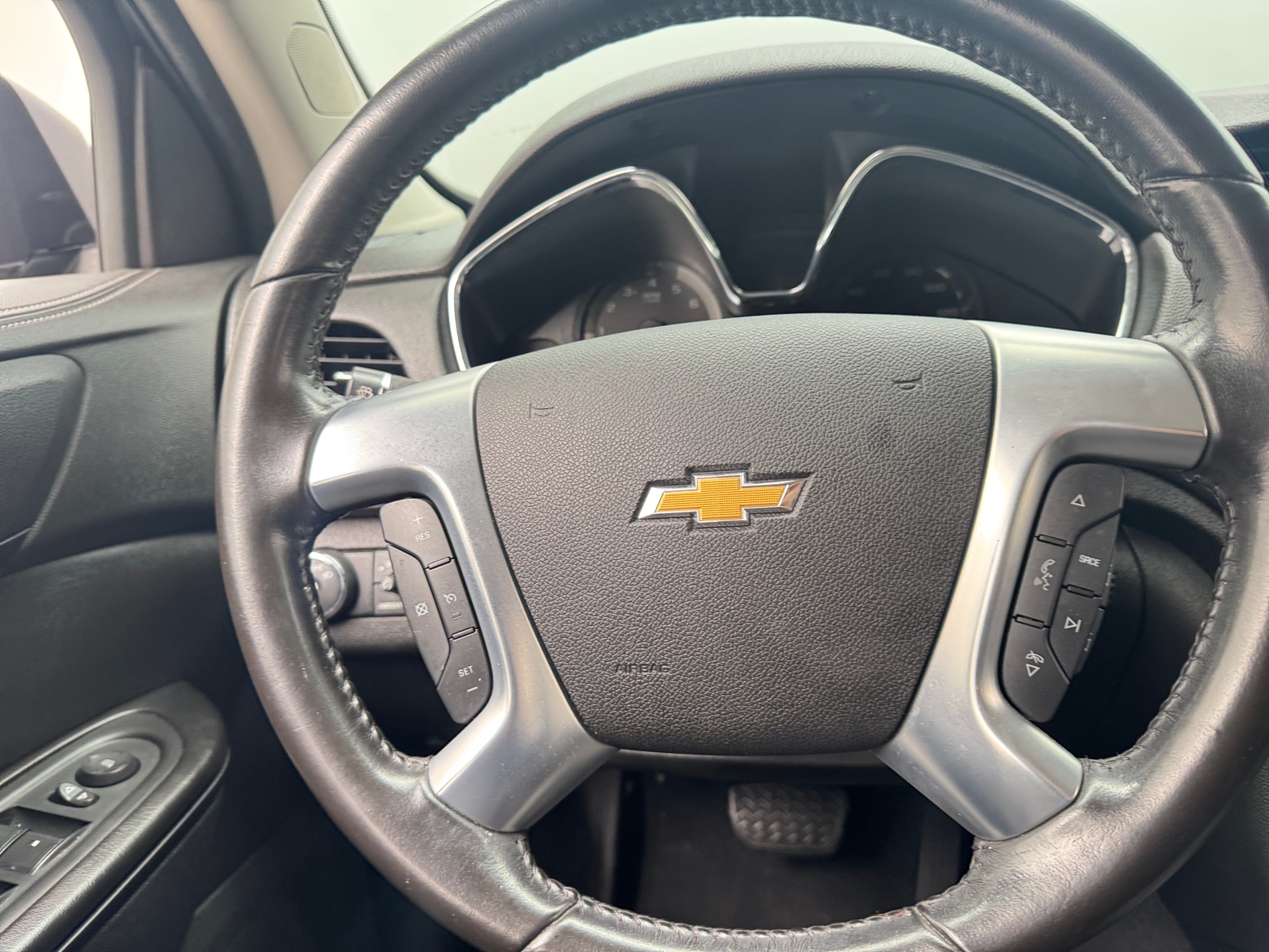 Thumbnail: 2017 Chevrolet Traverse - 5
