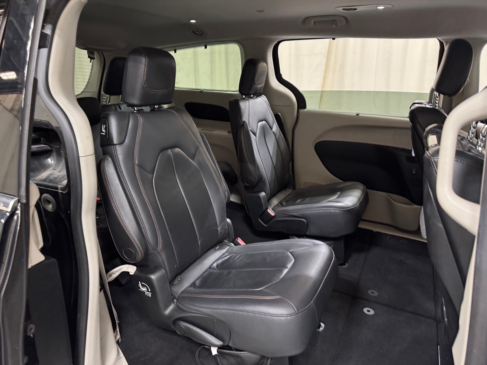 Thumbnail: 2017 Chrysler Pacifica - 5