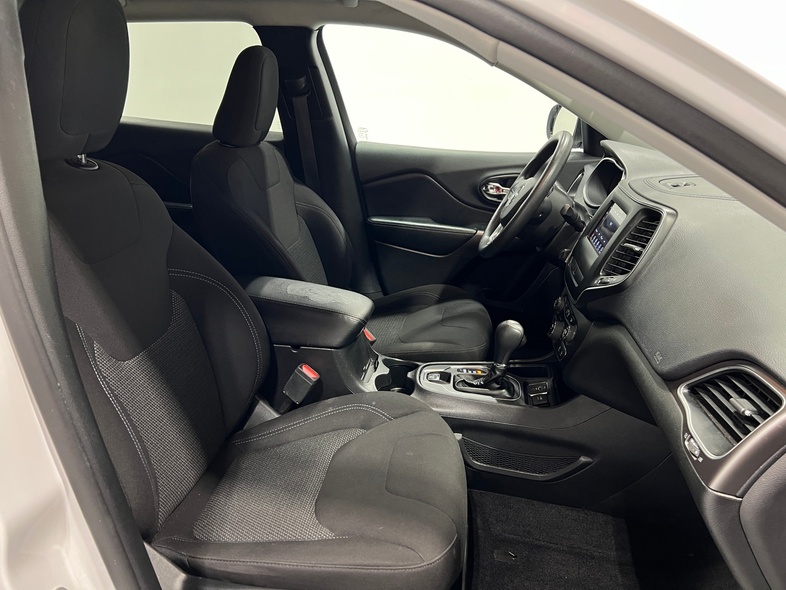 Thumbnail: 2019 Jeep Cherokee - 2