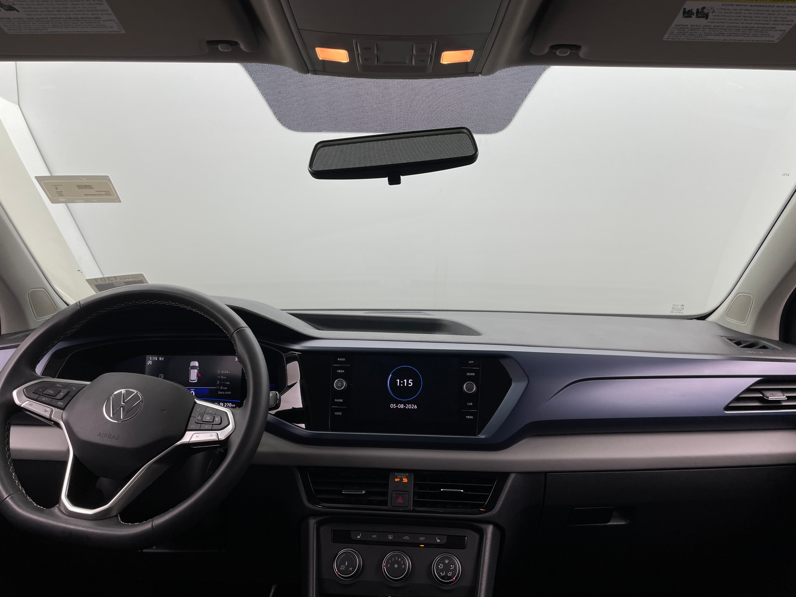 Thumbnail: 2022 Volkswagen Taos - 3