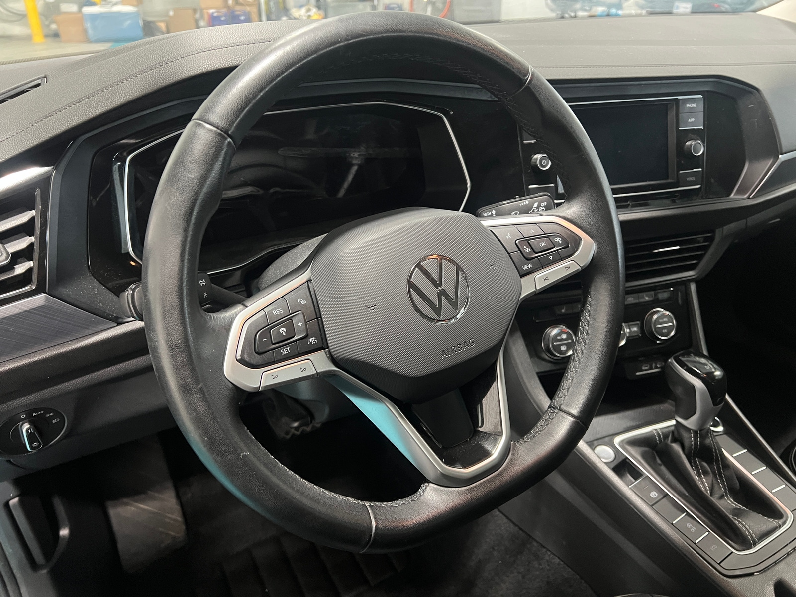 Thumbnail: 2023 Volkswagen Jetta - 4