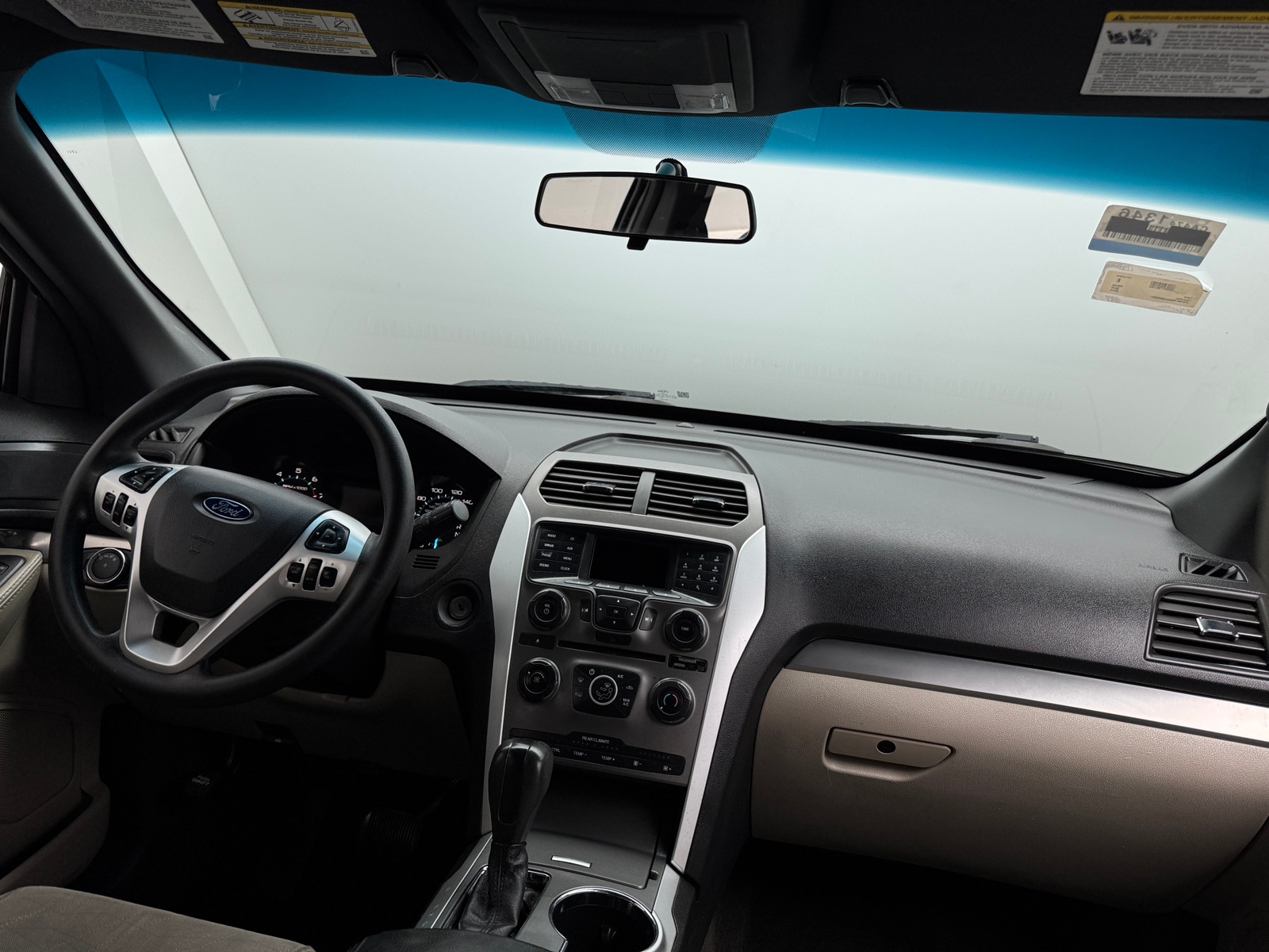 Thumbnail: 2015 Ford Explorer - 3