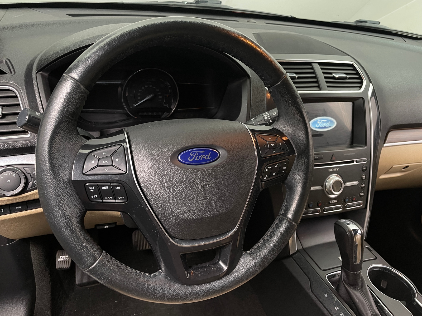Thumbnail: 2017 Ford Explorer - 4