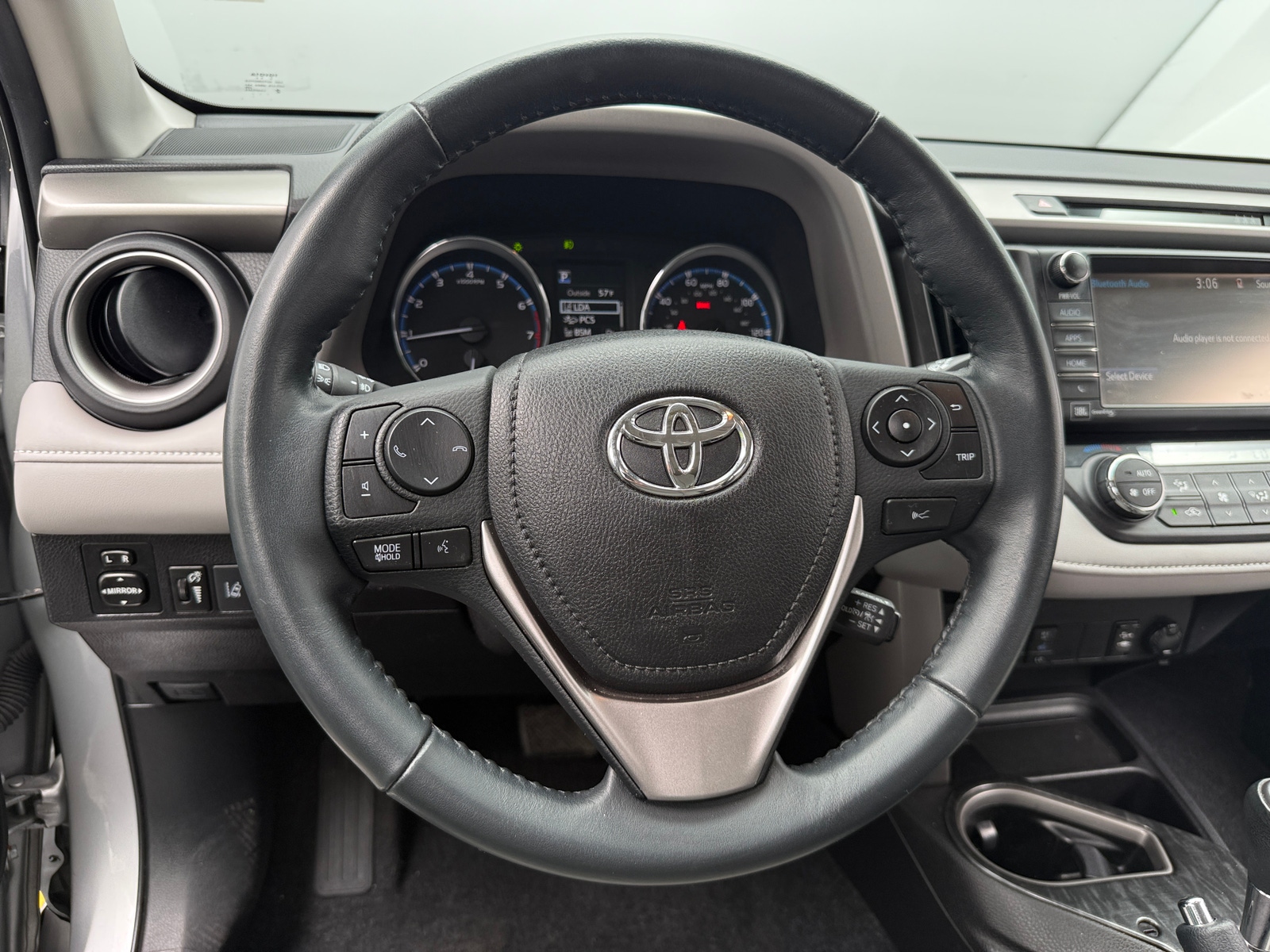 Thumbnail: 2017 Toyota RAV4 - 4