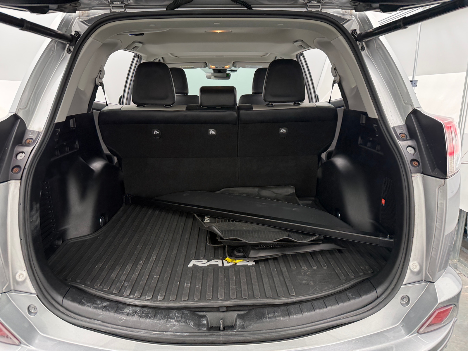 Thumbnail: 2017 Toyota RAV4 - 6