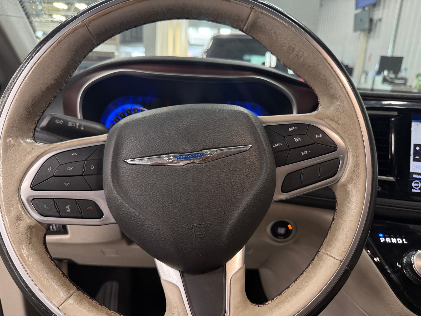 Thumbnail: 2019 Chrysler Pacifica - 4