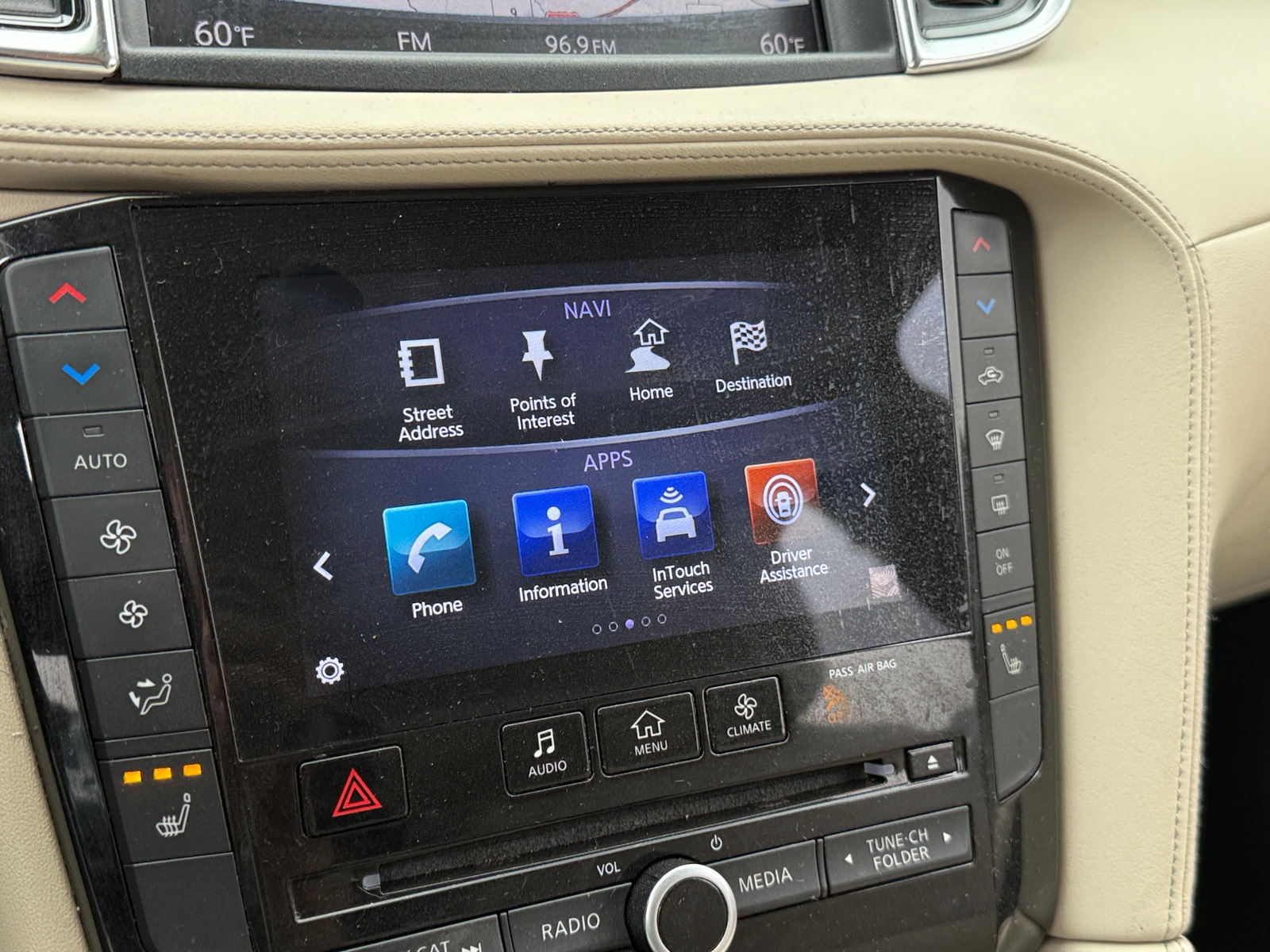 Thumbnail: 2019 INFINITI QX50 - 3