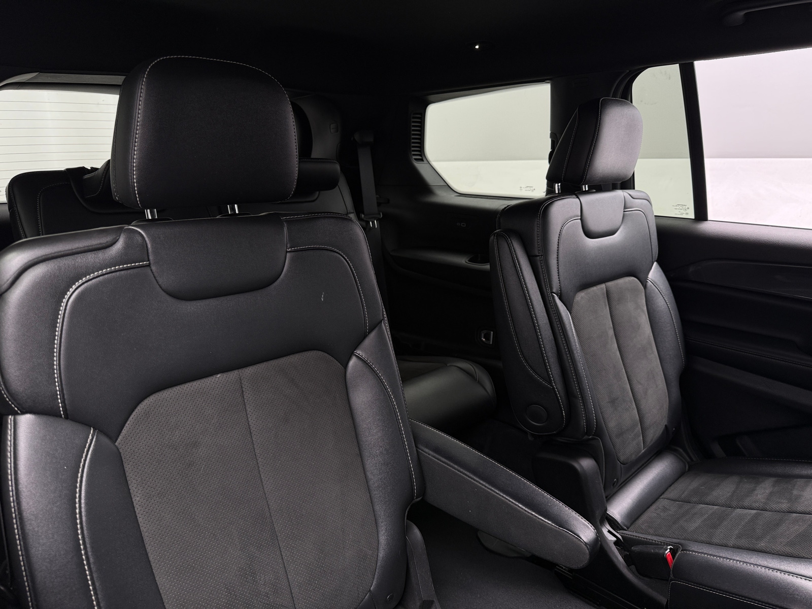 Thumbnail: 2023 Jeep Grand Cherokee L - 5